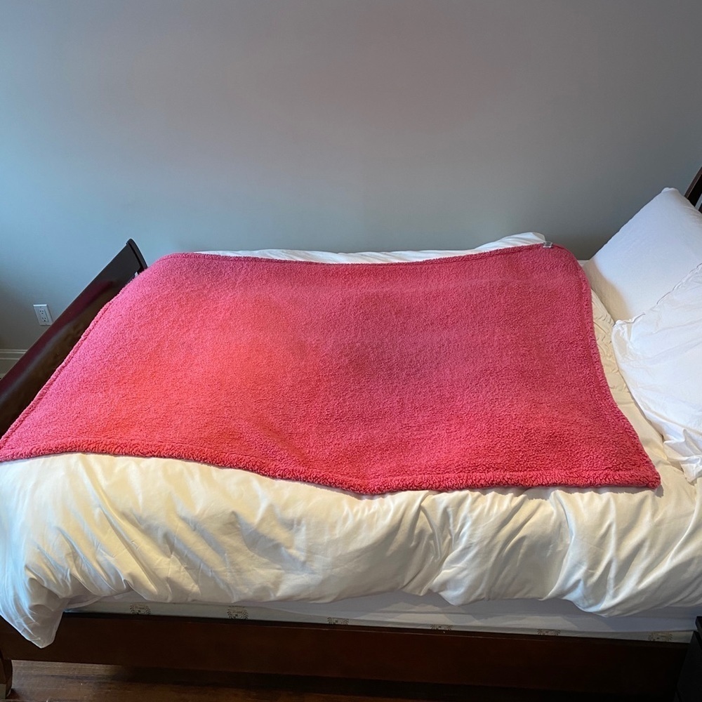 Pink Fuzzy Blanket - Picture 3 of 4